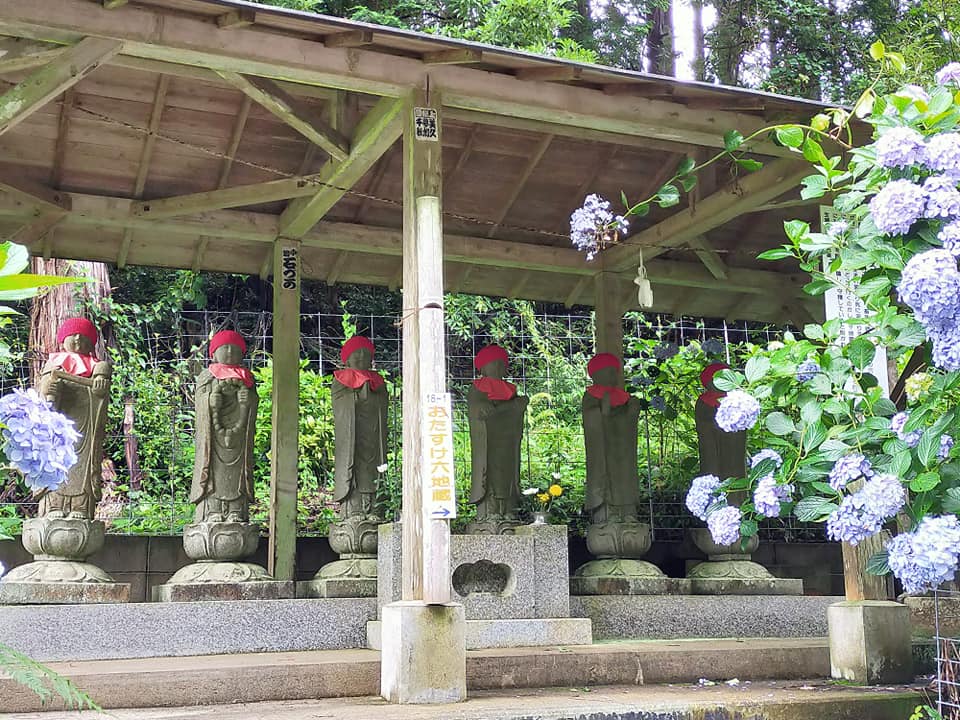 6 statues of jizo bosatsu