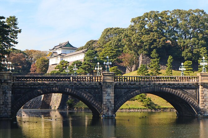 Tokyo's Imperial Palace & Nihonbashi Tour